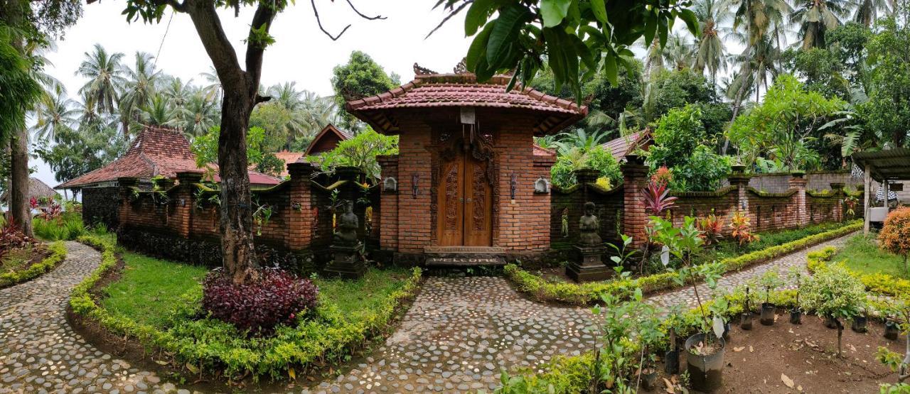 The Lumbung Tejakula Bagian luar foto