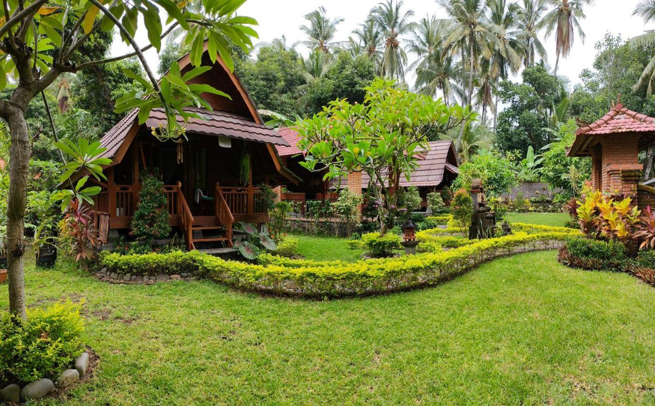 The Lumbung Tejakula Bagian luar foto